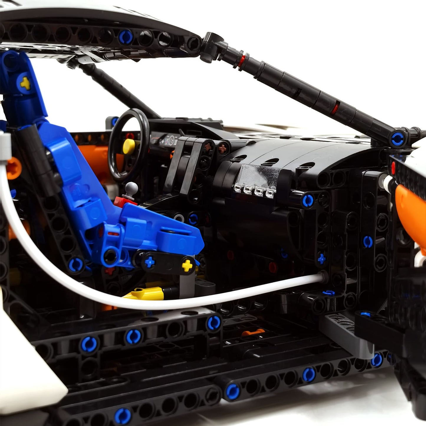 The "White Goddess" SF90 XX Stradale - 1:8 Scale 4100pcs+ V8 Hybrid Track-Spec Series by MOC Works Studio