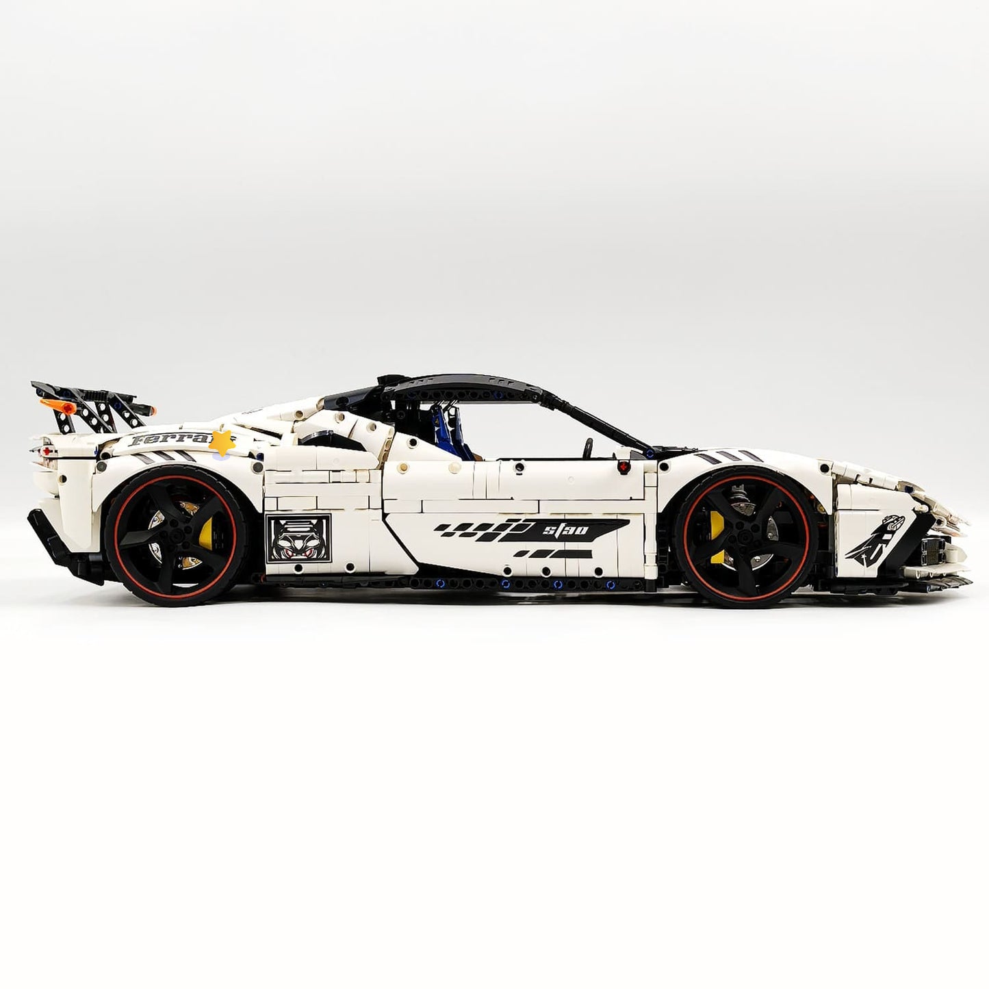The "White Goddess" SF90 XX Stradale - 1:8 Scale 4100pcs+ V8 Hybrid Track-Spec Series by MOC Works Studio