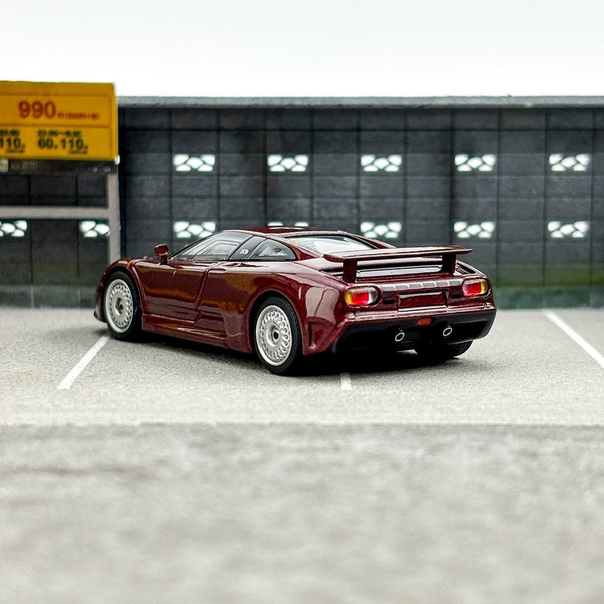 MINI GT 1:64 Bugatti EB110 Super Sport (#806)