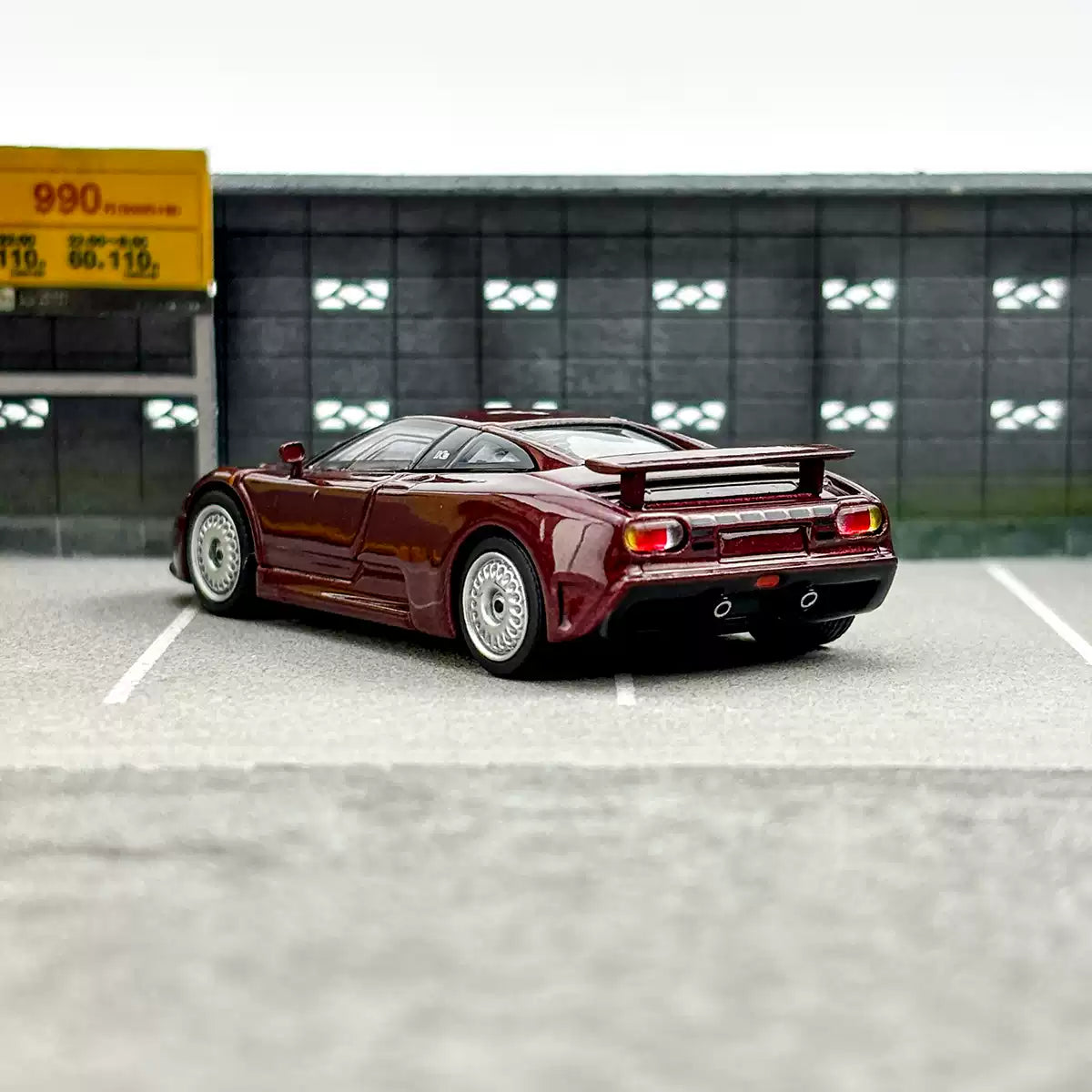 MINI GT 1:64 Bugatti EB110 Super Sport (#806)