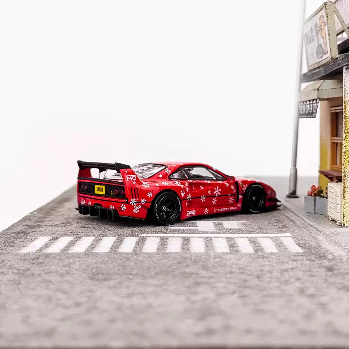 INNO64 1:64 Ferrari F40 LBWK Liberty Walk 2023 Christmas Edition