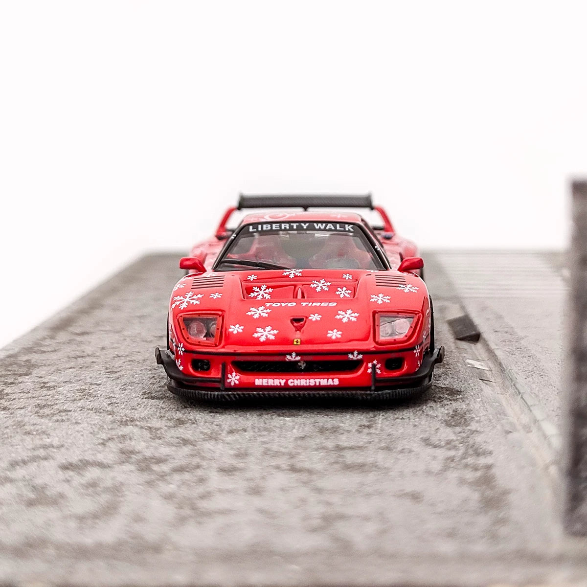 INNO64 1:64 Ferrari F40 LBWK Liberty Walk 2023 Christmas Edition