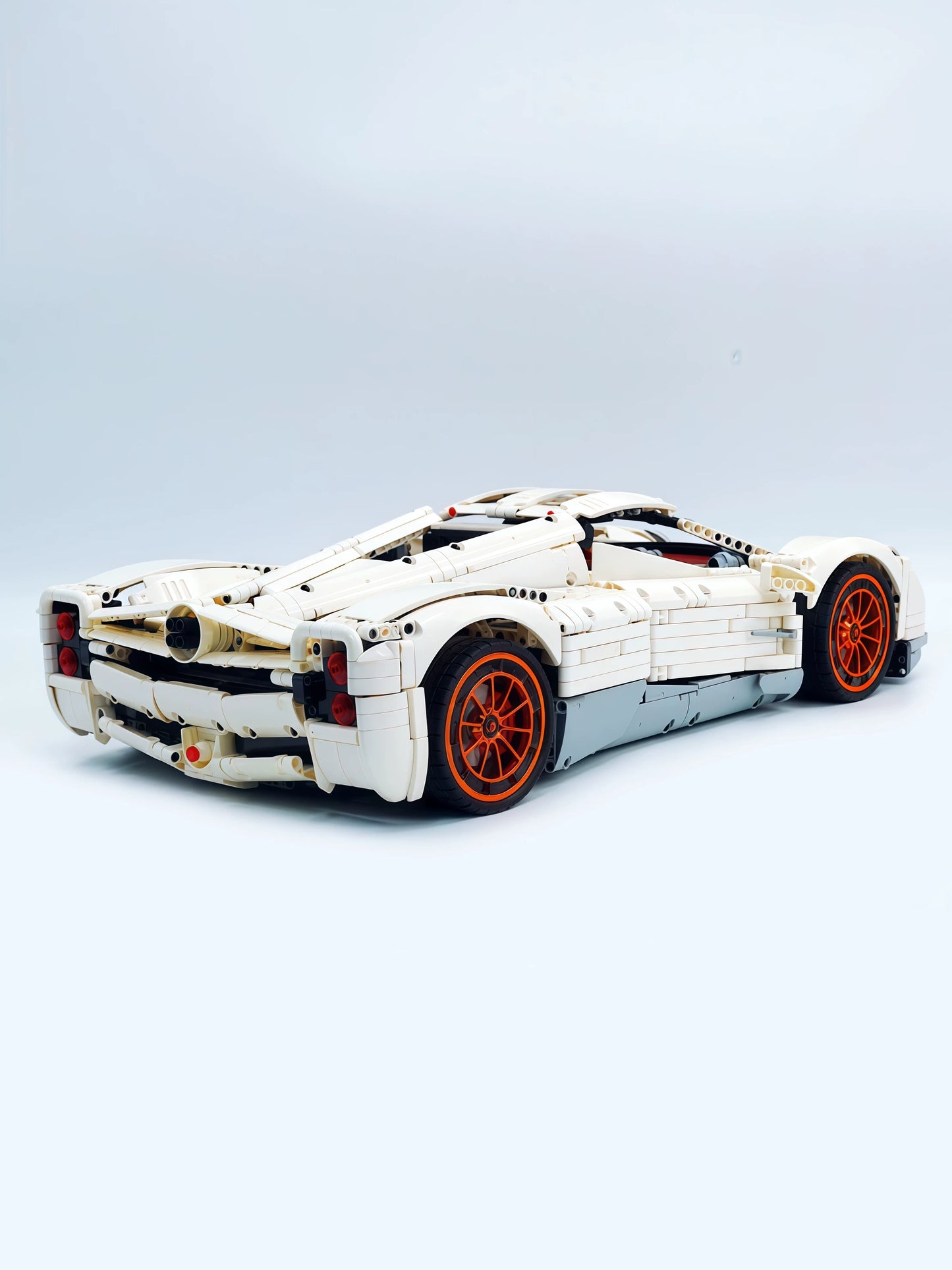 The "Utopia" Kinetic Art - 864HP V12 Twin-Turbo Pure Mechanical Series by MOC Works Studio
