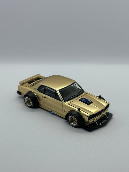 POP RACE PP64-248 Skyline GT-R V8 Drift Hakosuka gold 1:64 diecast front three-quarter closed view